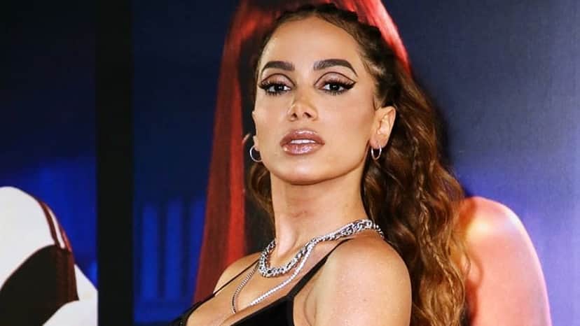 A cantora Anitta surpreendeu com foto no Réveillon (Foto: Reprodução) A cantora Anitta surpreendeu com foto no Réveillon (Foto: Reprodução)