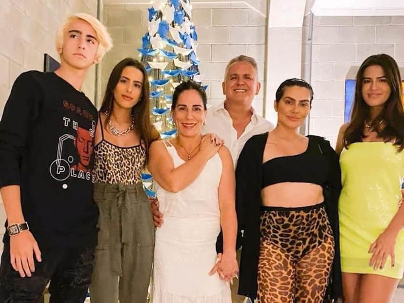 Gloria Pires e família no Natal (Foto: Reprodução) Gloria Pires e família no Natal (Foto: Reprodução)