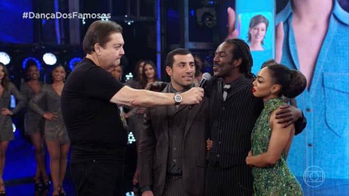 Faustão com os finalistas da Dança (Foto: Reprodução)