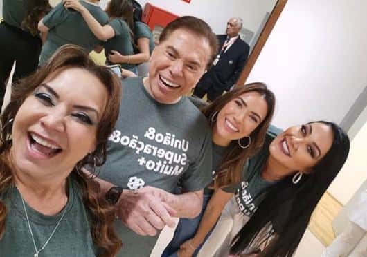 A famoso apresentador, Flor Fernandez encheu o seu feed de alegria ao compartilhar diversos cliques com Silvio Santos do SBT, a contratada Helen Ganzarolli e Patrícia Abravanel (Foto: Reprodução/Instagram) A famoso apresentador, Flor Fernandez encheu o seu feed de alegria ao compartilhar diversos cliques com Silvio Santos do SBT, a contratada Helen Ganzarolli e Patrícia Abravanel (Foto: Reprodução/Instagram)