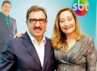 A apresentadora do programa A Tarde é Sua da RedeTV!, Sonia Abrão, recebeu um presente muito especial do amigo Ratinho e deixou seus seguidores curiosos (Foto reprodução) A apresentadora do programa A Tarde é Sua da RedeTV!, Sonia Abrão, recebeu um presente muito especial do amigo Ratinho e deixou seus seguidores curiosos (Foto reprodução)