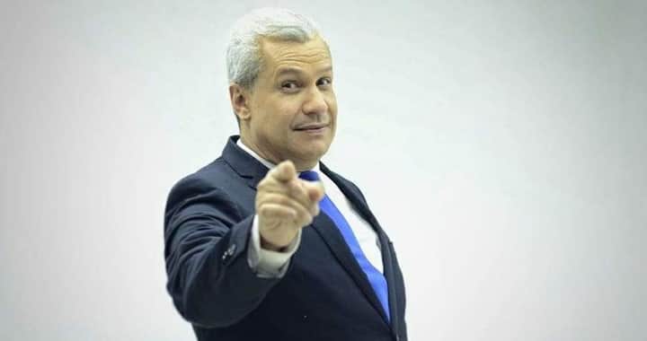 Sikera Junior comandará programa nacional na RedeTV! que misturará notícias e entretenimento. (Foto: Divulgação) Sikera Junior comandará programa nacional na RedeTV! que misturará notícias e entretenimento. (Foto: Divulgação)