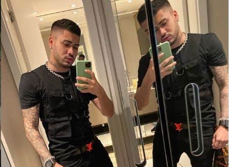 O famoso cantor e funkeiro, Kevinho voltou a agitar as redes sociais ao compartilhar clique ousado nas redes sociais (Foto: Reprodução/Instagram) O famoso cantor e funkeiro, Kevinho voltou a agitar as redes sociais ao compartilhar clique ousado nas redes sociais (Foto: Reprodução/Instagram)