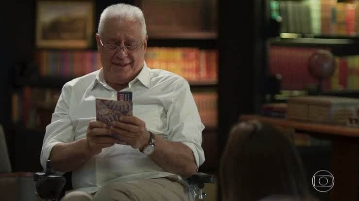 Alberto (Antonio Fagundes) lendo na novela Bom Sucesso Alberto (Antonio Fagundes) lendo na novela Bom Sucesso