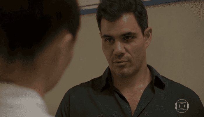 Magno (Juliano Cazarré) surpreenderá em Amor de Mãe e anunciará que vai se casar com Betina (Isis Valverde) (Foto: Reprodução/Globo) Magno (Juliano Cazarré) surpreenderá em Amor de Mãe e anunciará que vai se casar com Betina (Isis Valverde) (Foto: Reprodução/Globo)