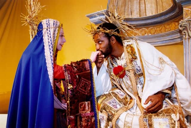 Nossa Senhora, a Compadecida (Fernanda Montenegro) e Jesus Cristo (Maurício Gonçalves) (Foto: Globo/Divulgação) Nossa Senhora, a Compadecida (Fernanda Montenegro) e Jesus Cristo (Maurício Gonçalves) (Foto: Globo/Divulgação)