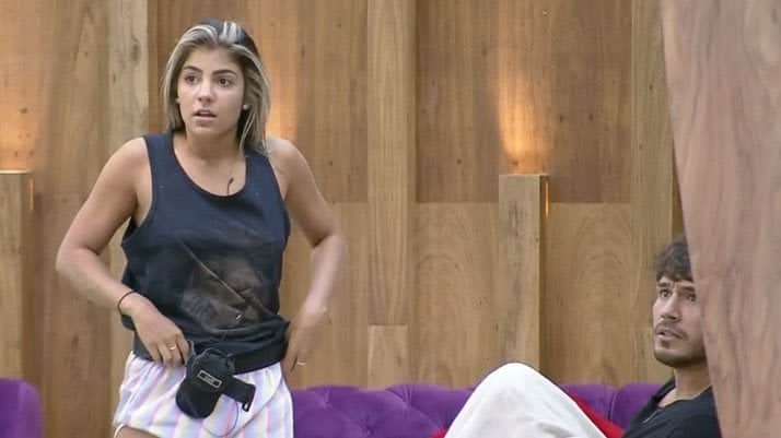 Hariany Almeida e Lucas Viana ficam surpresos com decisão da Record após suspensão de Roça em A Fazenda (Foto: Reprodução/PlayPlus) Hariany Almeida e Lucas Viana ficam surpresos com decisão da Record após suspensão de Roça em A Fazenda (Foto: Reprodução/PlayPlus)