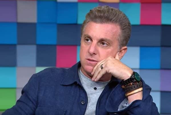 O apresentador Luciano Huck surpreendeu com tweet (Foto: Reprodução) O apresentador Luciano Huck surpreendeu com tweet (Foto: Reprodução)