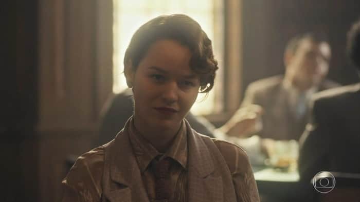 Adelaide (Joana de Verona) em cena de Éramos Seis (Foto: Reprodução/Globo) Adelaide (Joana de Verona) em cena de Éramos Seis (Foto: Reprodução/Globo)