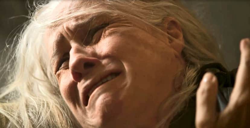 Katia morre nos braços de Lurdes em Amor de Mãe Katia morre nos braços de Lurdes em Amor de Mãe