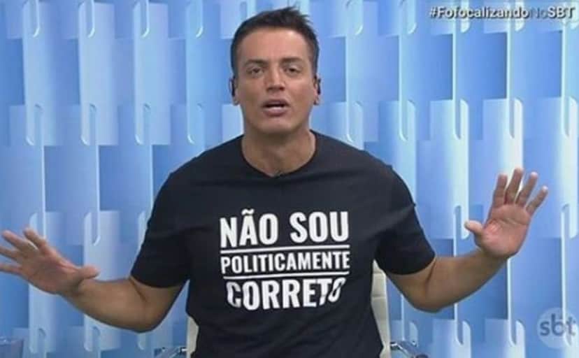 O jornalista Leo Dias surpreendeu ao falar sobre sua ida para a RedeTV! (Foto: Reprodução) O jornalista Leo Dias surpreendeu ao falar sobre sua ida para a RedeTV! (Foto: Reprodução)