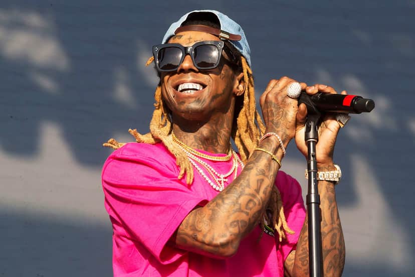 Drogas e armas são encontrados no jato particular do cantor Lil Wayne após revista policial (Foto: Reprodução) Drogas e armas são encontrados no jato particular do cantor Lil Wayne após revista policial (Foto: Reprodução)