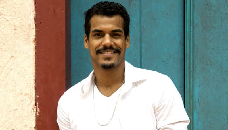 O ator Marcelo Mello Jr é igualzinho ao pai (Foto: Reprodução) O ator Marcelo Mello Jr é igualzinho ao pai (Foto: Reprodução)
