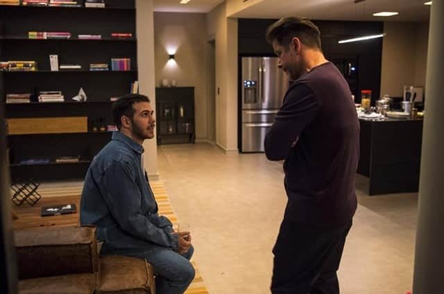 Vinicius e Raul em cena da novela Amor de Mãe (Foto: Reprodução) Vinicius e Raul em cena da novela Amor de Mãe (Foto: Reprodução)