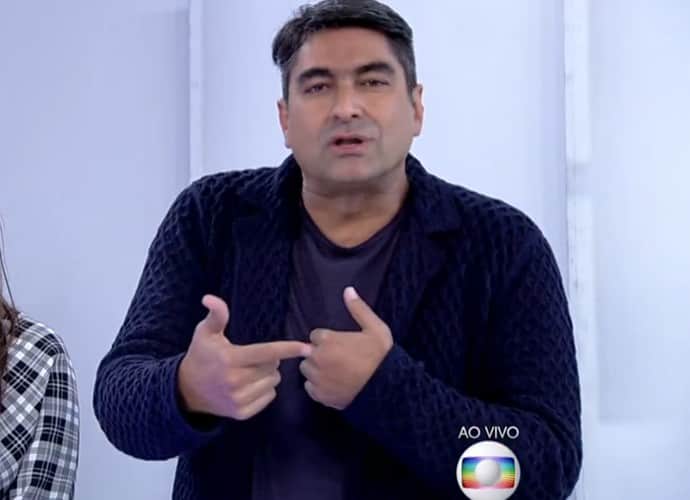 O apresentador Zeca Camargo pagou gafe no É de Casa (Foto: Reprodução) O apresentador Zeca Camargo pagou gafe no É de Casa (Foto: Reprodução)