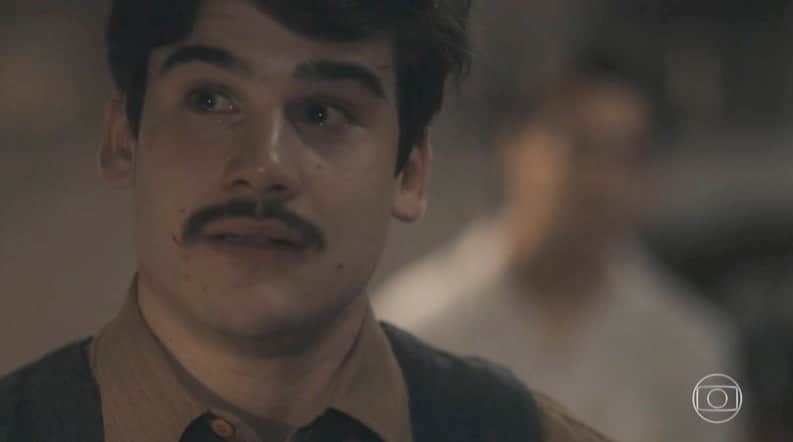 Alfredo (Nicolas Prattes) vai dar em cima da namorada do irmão em Éramos Seis (Foto: Reprodução/Globo) Alfredo (Nicolas Prattes) vai dar em cima da namorada do irmão em Éramos Seis (Foto: Reprodução/Globo)