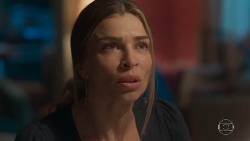 Paloma (Grazi Massafera) vai se desesperar ao ver ex-namorado esfaqueado em Bom Sucesso (Foto: Reprodução/Globo) Paloma (Grazi Massafera) vai se desesperar ao ver ex-namorado esfaqueado em Bom Sucesso (Foto: Reprodução/Globo)