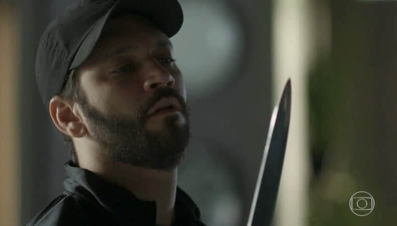 Diogo (Armando Babaioff) terá embate com Alberto (Antonio Fagundes) no último capítulo de Bom Sucesso (Foto: Reprodução/Globo) Diogo (Armando Babaioff) terá embate com Alberto (Antonio Fagundes) no último capítulo de Bom Sucesso (Foto: Reprodução/Globo)