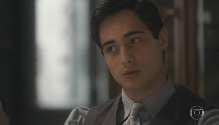 Carlos (Danilo Mesquita) em Éramos Seis (Foto: Reprodução/Globo) Carlos (Danilo Mesquita) em Éramos Seis (Foto: Reprodução/Globo)