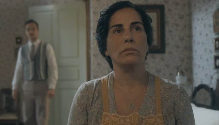 Lola (Gloria Pires) sofrerá com a partida de Alfredo em Éramos Seis (Foto: Reprodução/Globo) Lola (Gloria Pires) sofrerá com a partida de Alfredo em Éramos Seis (Foto: Reprodução/Globo)