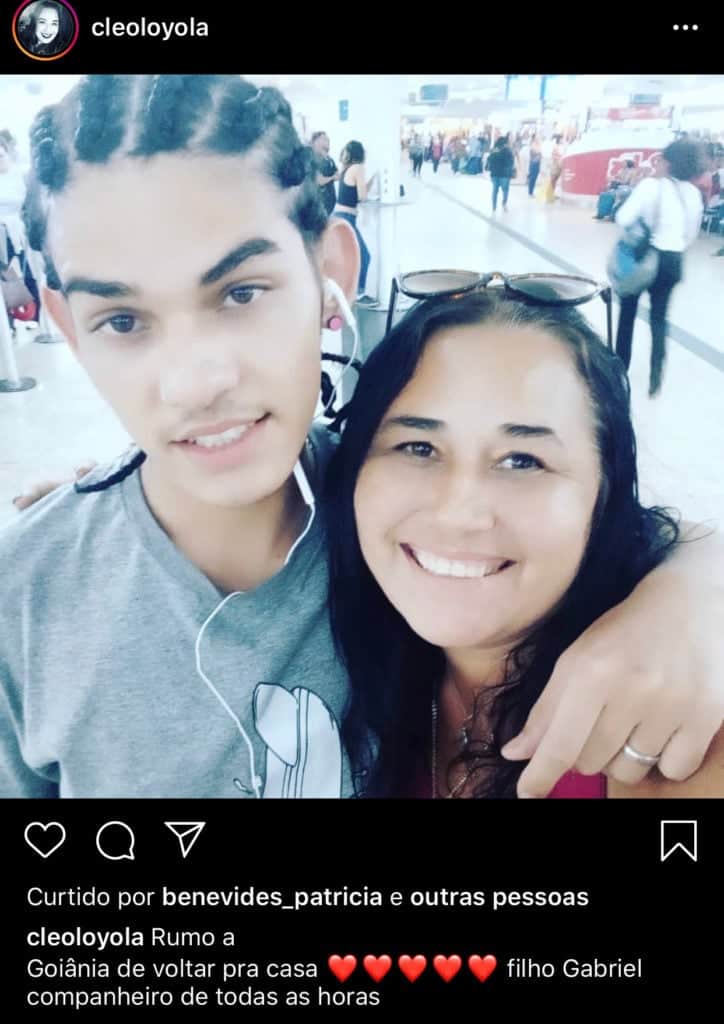 Cleo Loyola surgiu com outro filho após barraco com Wesley Cleo Loyola surgiu com outro filho após barraco com Wesley