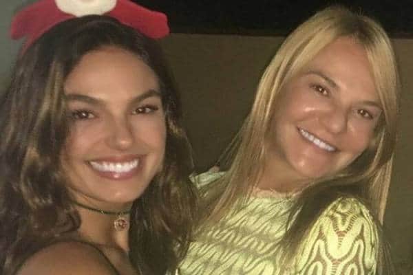 Isis Valverde e a mãe Isis Valverde e a mãe
