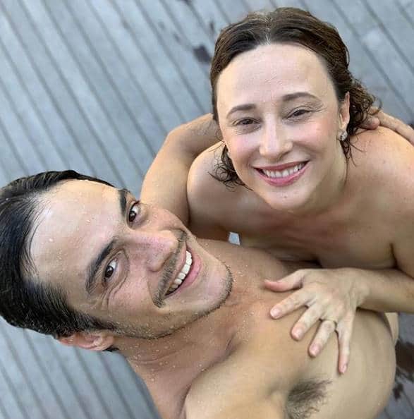 Mateus Solano e Paula celebram 2020 nus (Foto: Reprodução) Mateus Solano e Paula celebram 2020 nus (Foto: Reprodução)