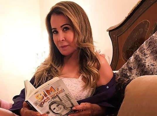 A famosa empresária e ex-mulher do cantor sertanejo Zezé Di Camargo, Zilu Godoi causou ao ser pedida em casamento de forma inusitada (Foto: Reprodução/Instagram) A famosa empresária e ex-mulher do cantor sertanejo Zezé Di Camargo, Zilu Godoi causou ao ser pedida em casamento de forma inusitada (Foto: Reprodução/Instagram)