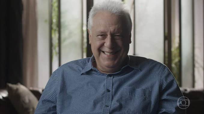 Alberto grava a sua despedida em cena final do penúltimo capítulo de Bom Sucesso Alberto grava a sua despedida em cena final do penúltimo capítulo de Bom Sucesso