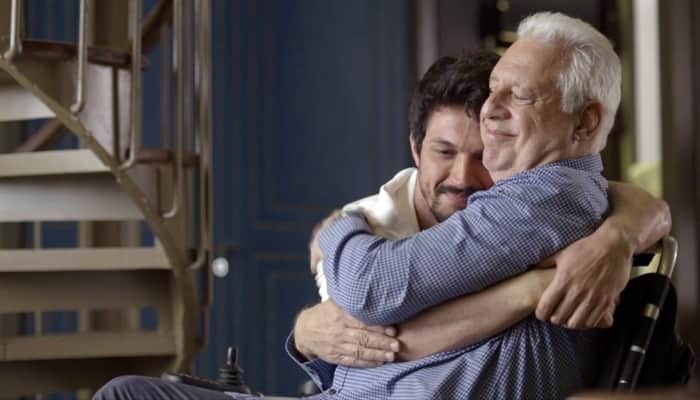 Alberto (Antonio Fagundes) se despede de Marcos (Romulo Estrela) em Bom Sucesso (Foto: Reprodução/Globo) Alberto (Antonio Fagundes) se despede de Marcos (Romulo Estrela) em Bom Sucesso (Foto: Reprodução/Globo)
