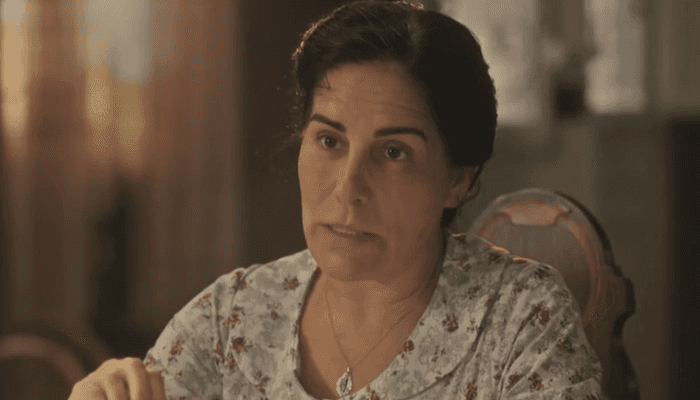 Lola (Gloria Pires) fará o filho passar se envergonhar por roubar em Éramos Seis (Foto: Reprodução/Globo) Lola (Gloria Pires) fará o filho passar se envergonhar por roubar em Éramos Seis (Foto: Reprodução/Globo)
