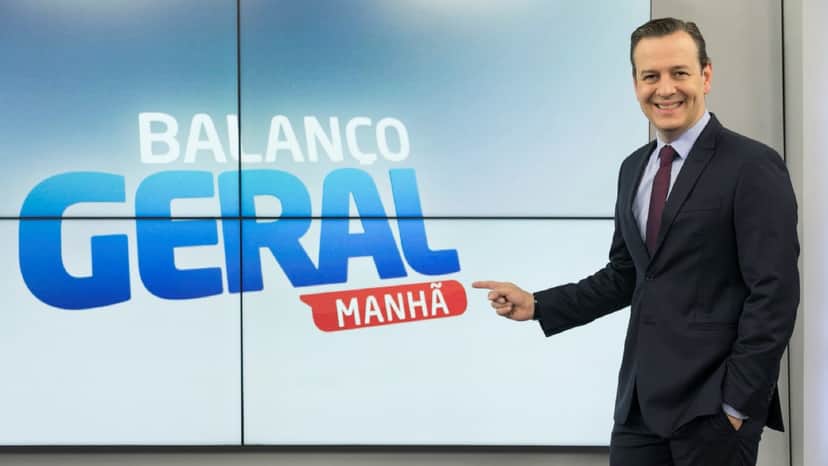Celso Zucatelli posa no estúdio do Balanço Geral Manhã (foto: divulgação/RecordTV) Celso Zucatelli posa no estúdio do Balanço Geral Manhã (foto: divulgação/RecordTV)