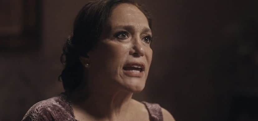 Emília de Éramos Seis dará show de horror de racismo e machismo (Imagem: Reprodução) Emília de Éramos Seis dará show de horror de racismo e machismo (Imagem: Reprodução)
