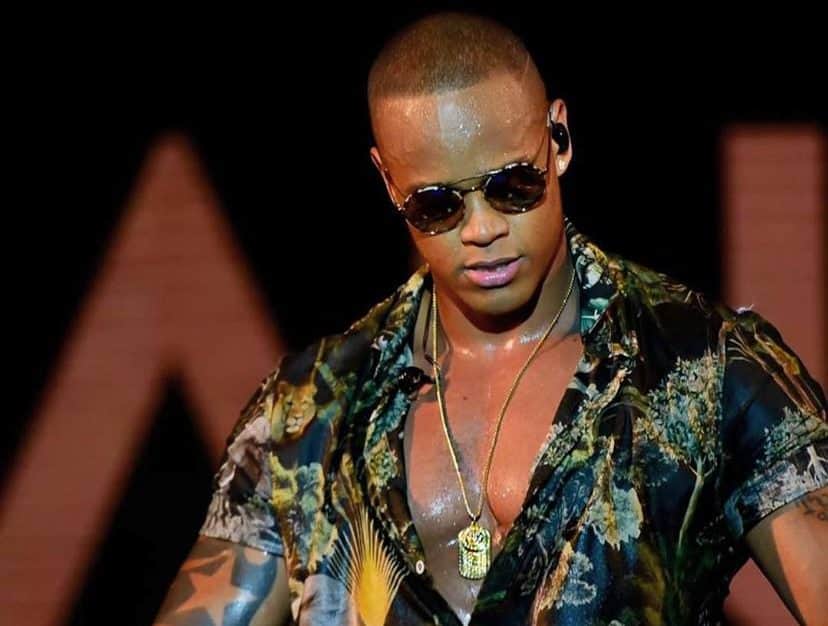 Léo Santana terá que se submeter a uma cirurgia e fará uma pausa na carreira (Foto: Reprodução) Léo Santana terá que se submeter a uma cirurgia e fará uma pausa na carreira (Foto: Reprodução)