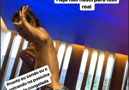 Mayra Cardi fez topless para entrar em piscina congelada (Foto: Reprodução/ Instagram) Arthur Aguiar Mayra Cardi fez topless para entrar em piscina congelada (Foto: Reprodução/ Instagram) Arthur Aguiar