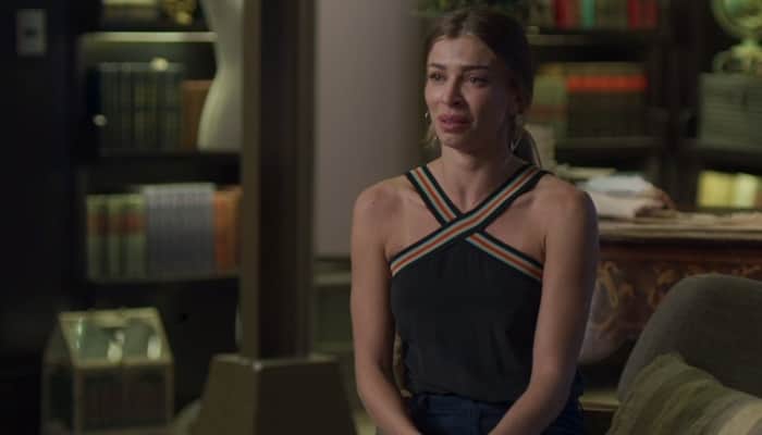 Paloma (Grazi Massafera) é surpreendida com aparição de Alberto após a morte na novela das sete (Foto: Reprodução/Globo) Paloma (Grazi Massafera) é surpreendida com aparição de Alberto após a morte na novela das sete (Foto: Reprodução/Globo)