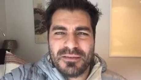 Ator Thiago Lacerda posou em foto com várias garrafas de cerveja na mão após polêmica com maconha (Foto: Reprodução) Ator Thiago Lacerda posou em foto com várias garrafas de cerveja na mão após polêmica com maconha (Foto: Reprodução)