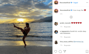 Thomaz Costa surgiu de sunga e deixou o volume à mostra (Foto: Reprodução/ Instagram) Thomaz Costa surgiu de sunga e deixou o volume à mostra (Foto: Reprodução/ Instagram)