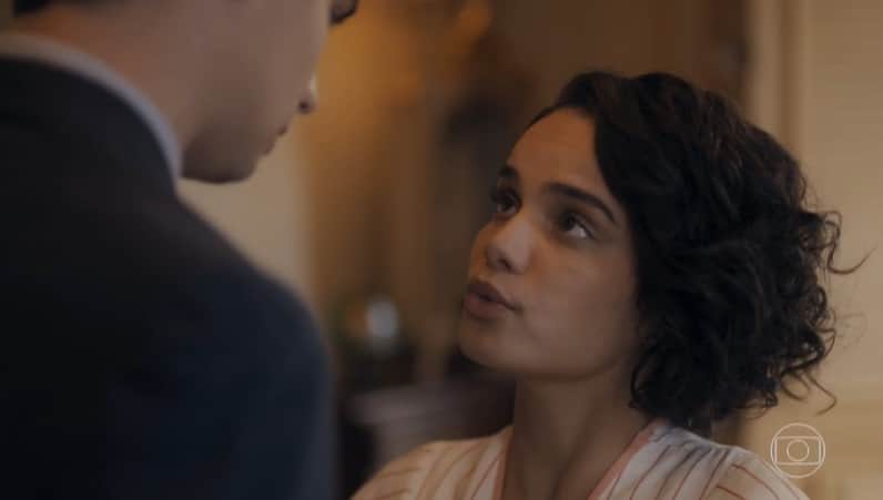 Inês (Carol Macedo) decidirá fugir com o namorado em Éramos Seis (Foto: Reprodução/Globo) Inês (Carol Macedo) decidirá fugir com o namorado em Éramos Seis (Foto: Reprodução/Globo)