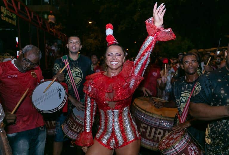 http://tvfoco.uai.com.br/wp-content/uploads/2015/05/Daniela-Mercury.jpg http://tvfoco.uai.com.br/wp-content/uploads/2015/05/Daniela-Mercury.jpg
