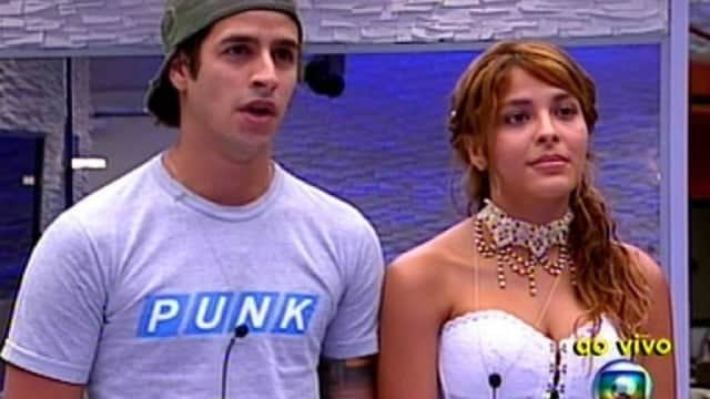 Gyselle Soares e Rafinha na final do BBB8, quando ainda era apresentado por Pedro Bial na Globo (Imagem: Reprodução) Gyselle Soares e Rafinha na final do BBB8, quando ainda era apresentado por Pedro Bial na Globo (Imagem: Reprodução)