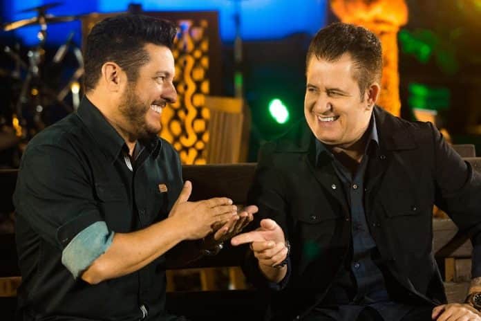 Bruno e Marrone decepcionaram em live de quarentena - Foto: Reprodução Bruno e Marrone decepcionaram em live de quarentena - Foto: Reprodução