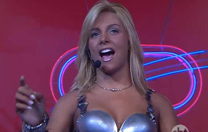 Carla Perez como apresentadora (Foto: reprodução/SBT)