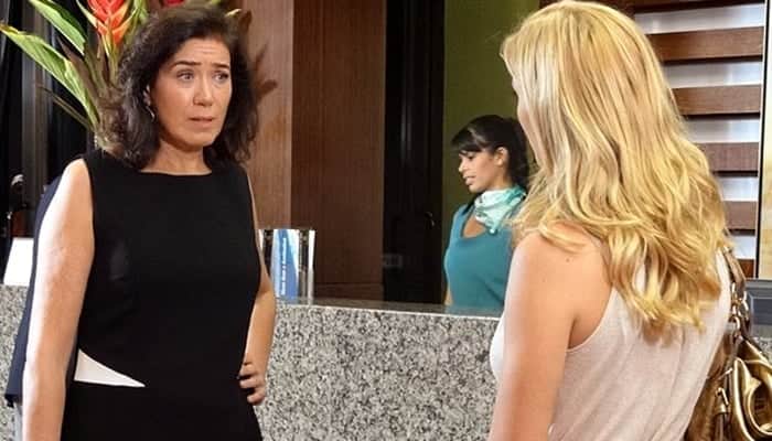 Griselda (Lilia Cabral) pisa na ex-nora em Fina Estampa (Foto: Divulgação/Globo) Griselda (Lilia Cabral) pisa na ex-nora em Fina Estampa (Foto: Divulgação/Globo)