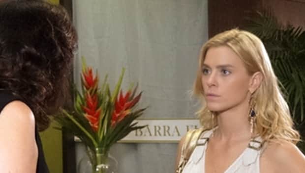 Griselda (Lilia Cabral) humilha Teodora (Carolina Dieckmann) em Fina Estampa (Foto: Divulgação/Globo) Griselda (Lilia Cabral) humilha Teodora (Carolina Dieckmann) em Fina Estampa (Foto: Divulgação/Globo)