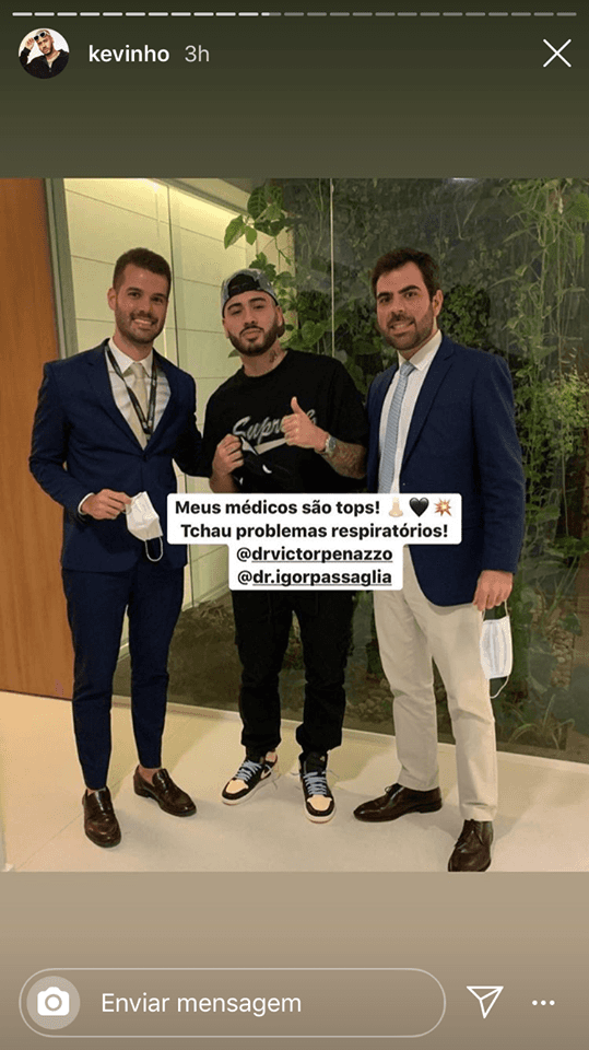 Kevinho pegou os fãs de surpresa ao surgir ao lado de dois médicos em seu Instagram (Montagem: TV Foco) Kevinho pegou os fãs de surpresa ao surgir ao lado de dois médicos em seu Instagram (Montagem: TV Foco)