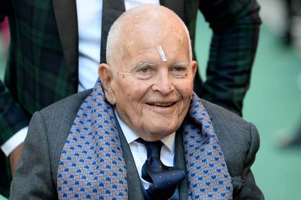 Ator que deu vida o personagem Bilbo Bolseiro em O Senhor dos Anéis morre aos 88 anos (Foto: Reprodução) Ator que deu vida o personagem Bilbo Bolseiro em O Senhor dos Anéis morre aos 88 anos (Foto: Reprodução)