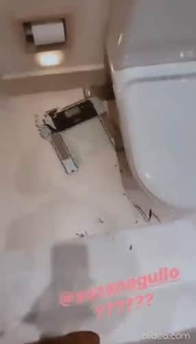 Vídeo: Marcos Mion exibindo balança quebrada em banheiro da sua casa (Foto: Reprodução) Vídeo: Marcos Mion exibindo balança quebrada em banheiro da sua casa (Foto: Reprodução)