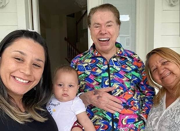 Silvio Santos tirou foto com brasileiros em Orlando (Foto: Reprodução) Silvio Santos tirou foto com brasileiros em Orlando (Foto: Reprodução)