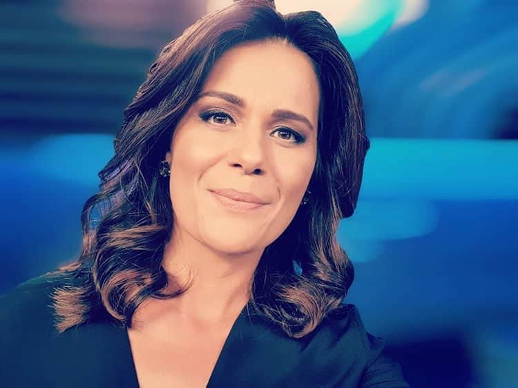 Adriana Araújo teria se despedido da Record no Instagram - Foto: Reprodução Adriana Araújo teria se despedido da Record no Instagram - Foto: Reprodução